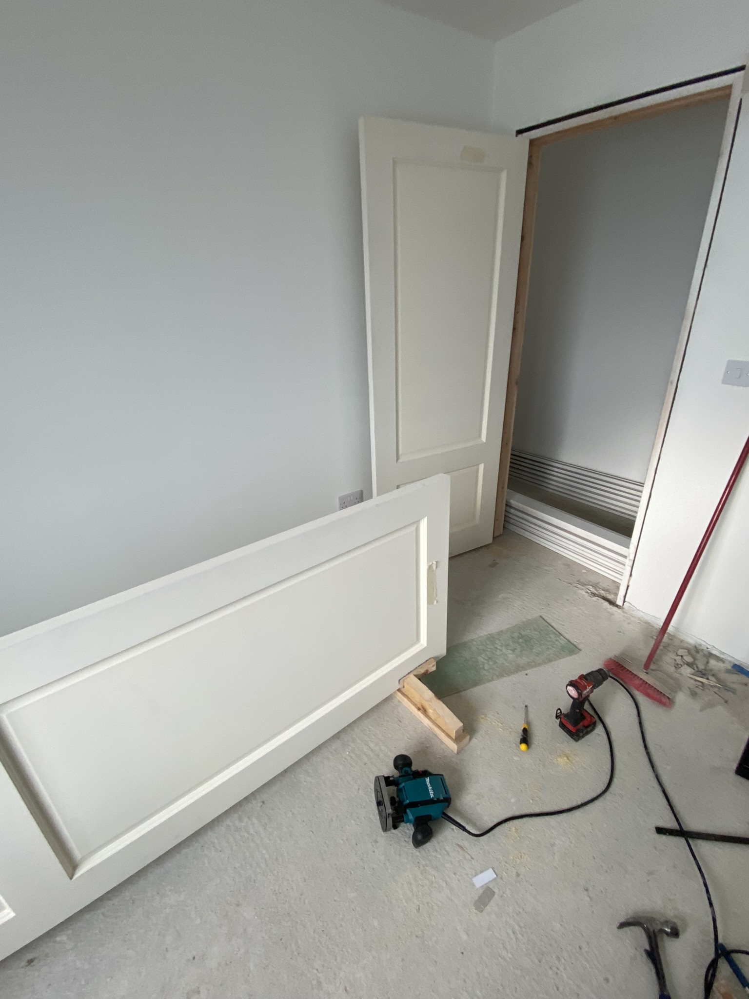 Laminate flooring installation